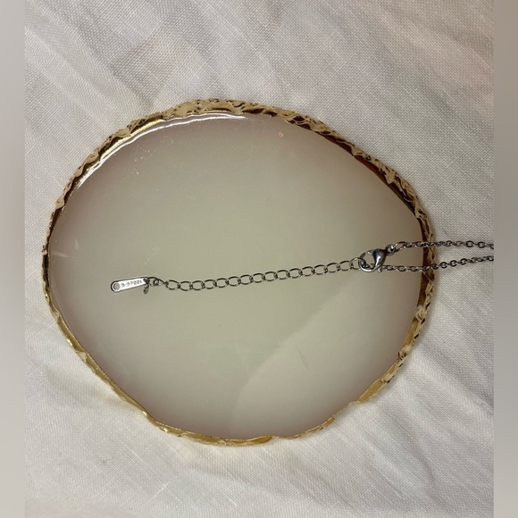 Dainty engraved FLOWER Pendant | SILVER Stainless Steel Necklace - Picture 5 of 11